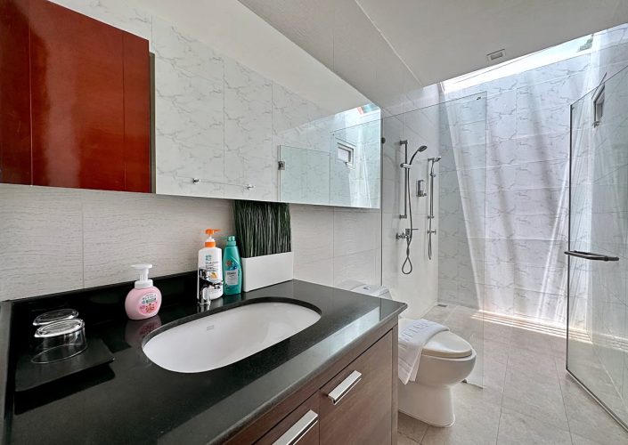 더 빌 좀티엔 풀빌라